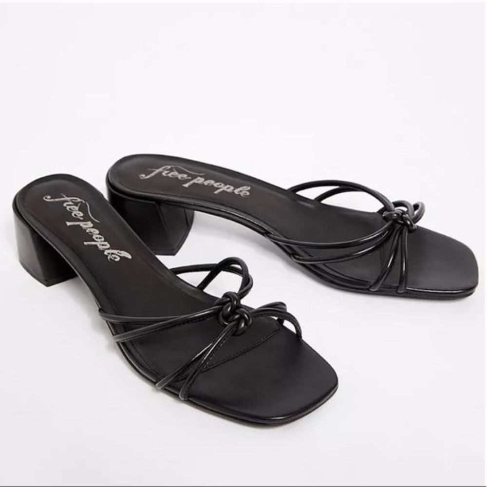NWT Free People Petra Block heel black size 8